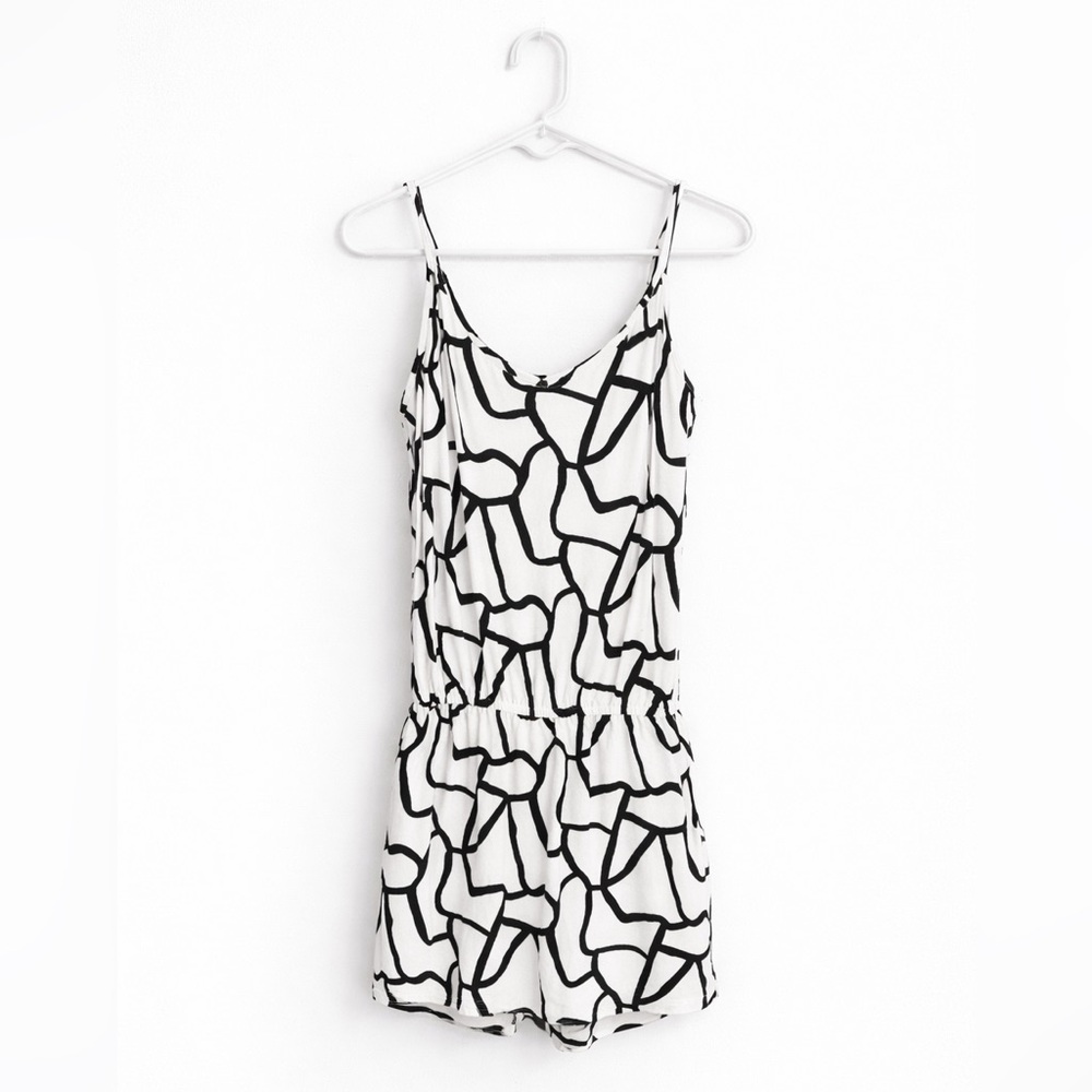 Fighting Eel/Ava Sky black and white coral cinch waist mini dress XS